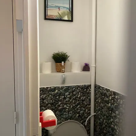 Apartment Les Palmiers Beau T2 Vue 2mn De La A 150m Avec Parking Prive *
